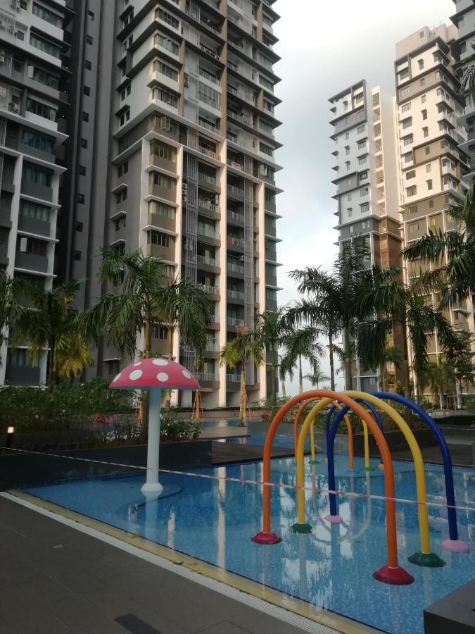 Fz Almyra Homestay Kajang Exterior foto